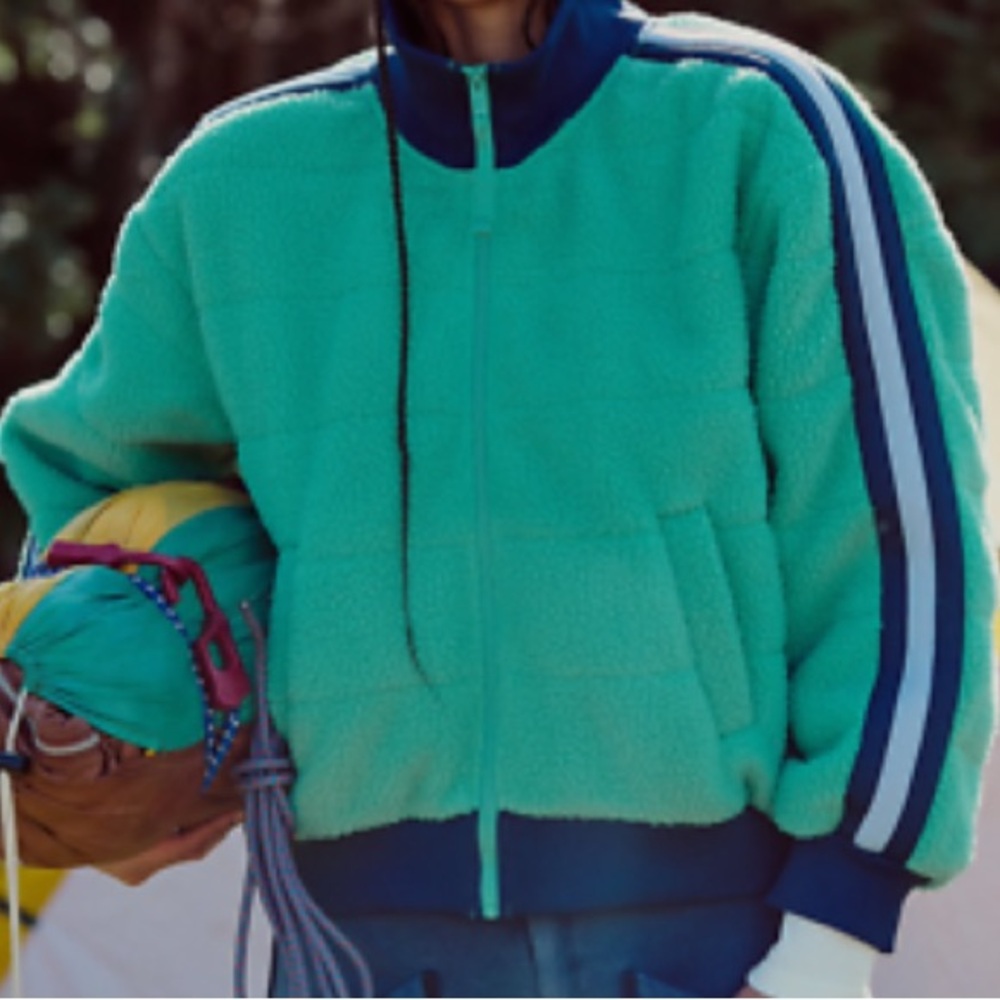 Free People Movement Fleecy Sherpa Scrunchy Pippa Jacket in the green large NEW